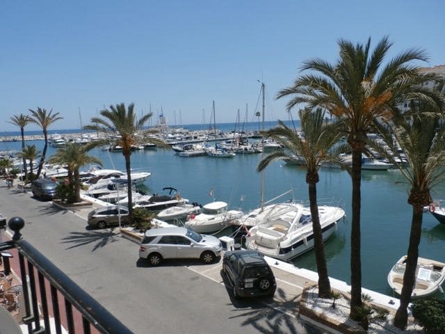 1 quarto Apartamento para venda em Puerto de la Duquesa, Manilva - 235 000 € (Ref: 9581492)