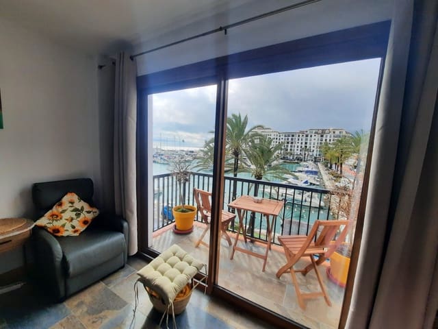 1 quarto Apartamento para venda em Puerto de la Duquesa, Manilva - 235 000 € (Ref: 9581492)