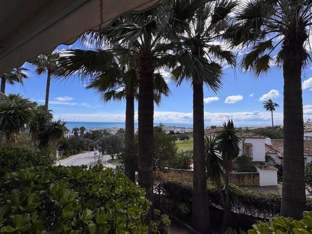 3 camera da letto Villetta Bifamiliare in vendita in La Duquesa / Puerto de la Duquesa, Manilva con piscina garage - 570.000 € (Rif: 9669902)