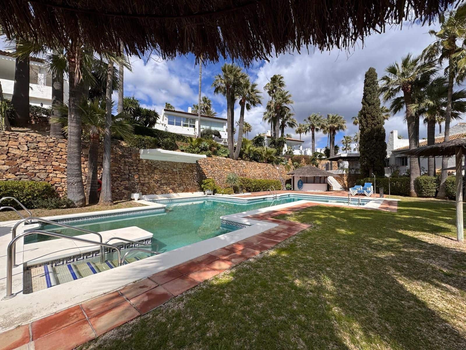 3 camera da letto Villetta Bifamiliare in vendita in La Duquesa / Puerto de la Duquesa con piscina garage - 570.000 € (Rif: 9669902)