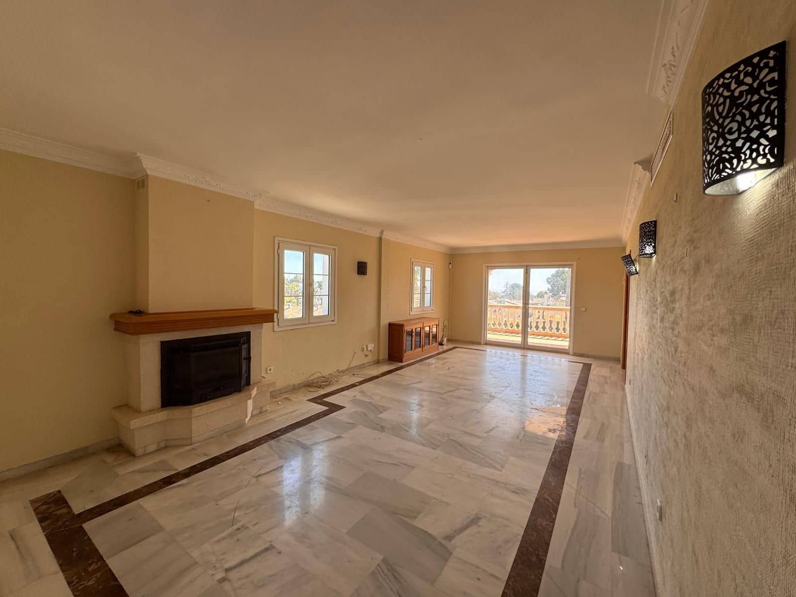 Chalet de 4 habitaciones en Estepona en venta con piscina garaje - 1.800.000 € (Ref: 9689987)