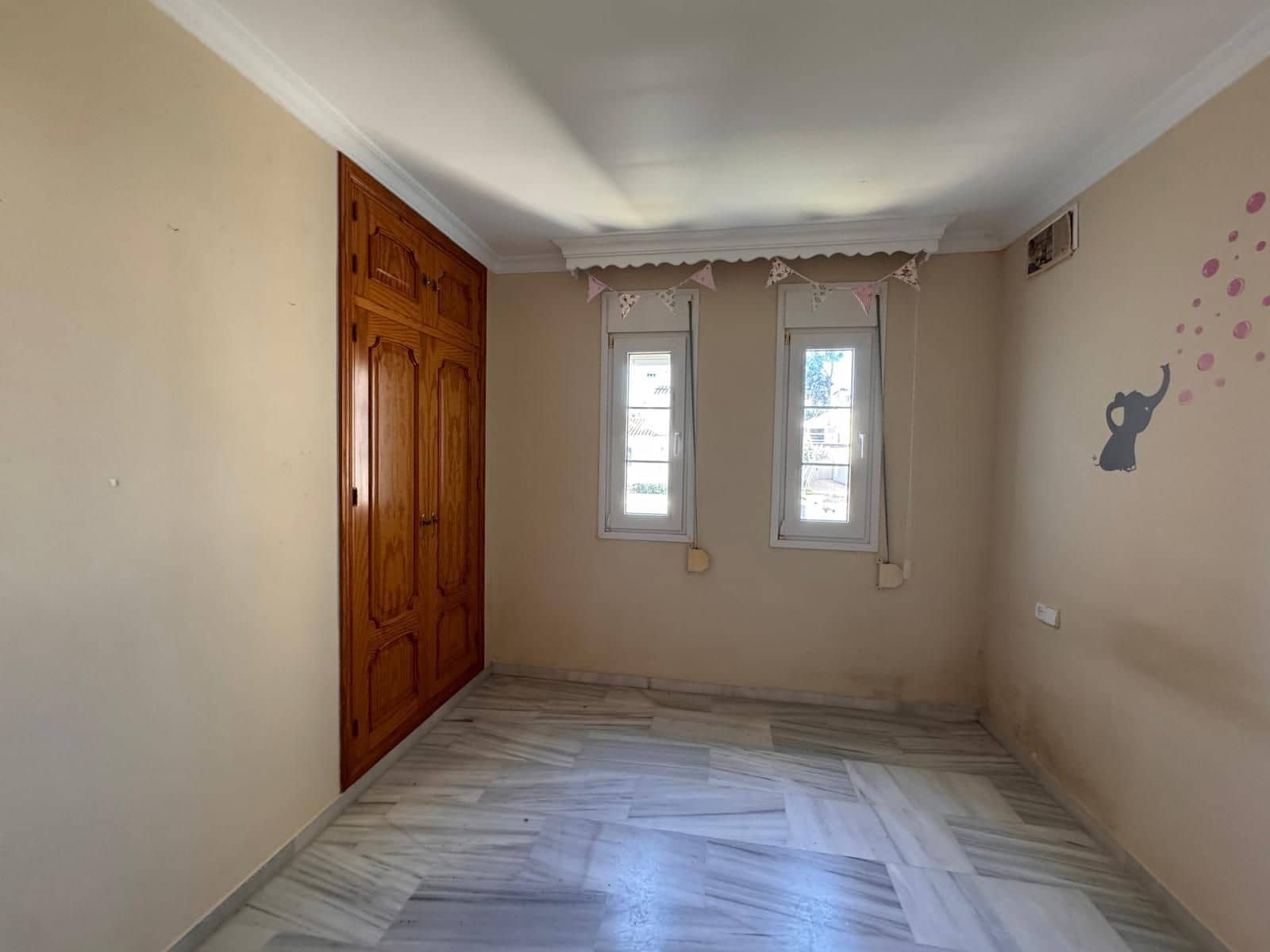 Chalet de 4 habitaciones en Estepona en venta con piscina garaje - 1.800.000 € (Ref: 9689987)