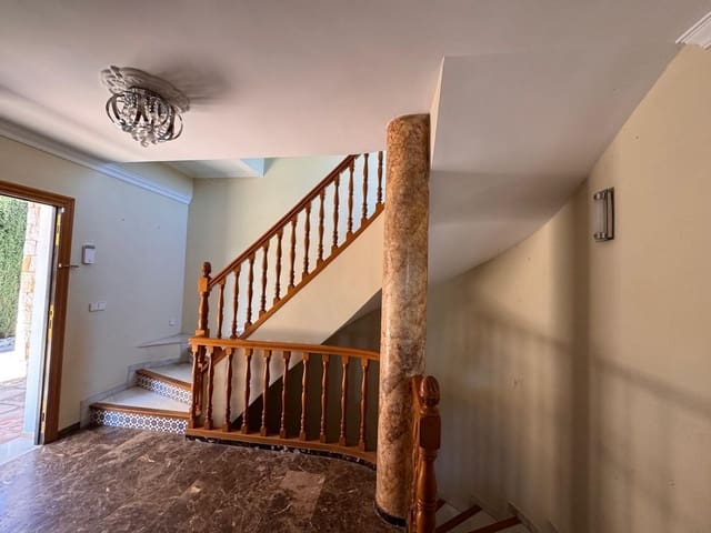 4 soverom Villa til salgs i Estepona med svømmebasseng garasje - € 1 800 000 (Ref: 9689987)