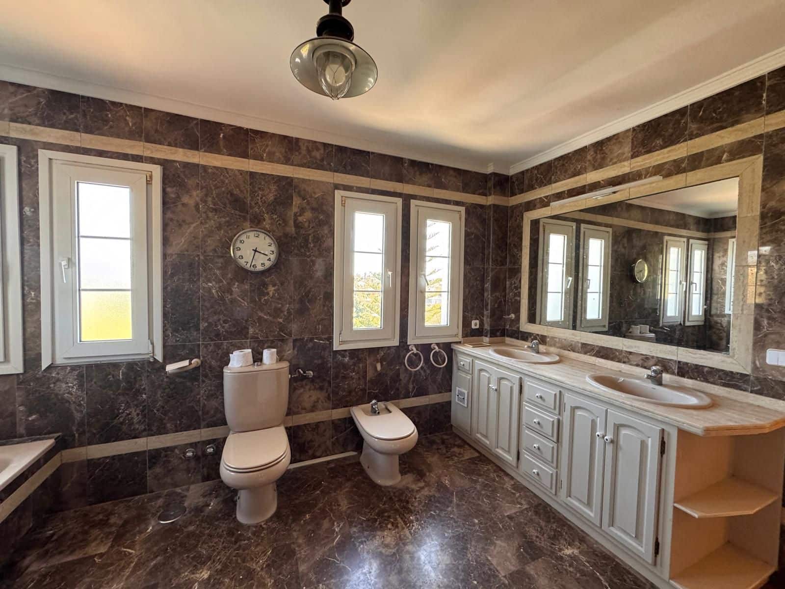 Chalet de 4 habitaciones en Estepona en venta con piscina garaje - 1.800.000 € (Ref: 9689987)