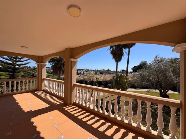 4 soverom Villa til salgs i Estepona med svømmebasseng garasje - € 1 800 000 (Ref: 9689987)