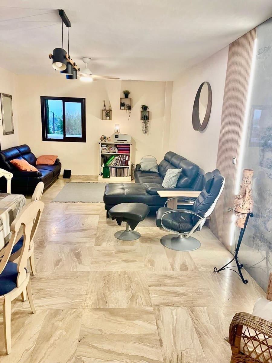 2 soverom Leilighet til salgs i Casares med svømmebasseng garasje - € 460 000 (Ref: 9726302)