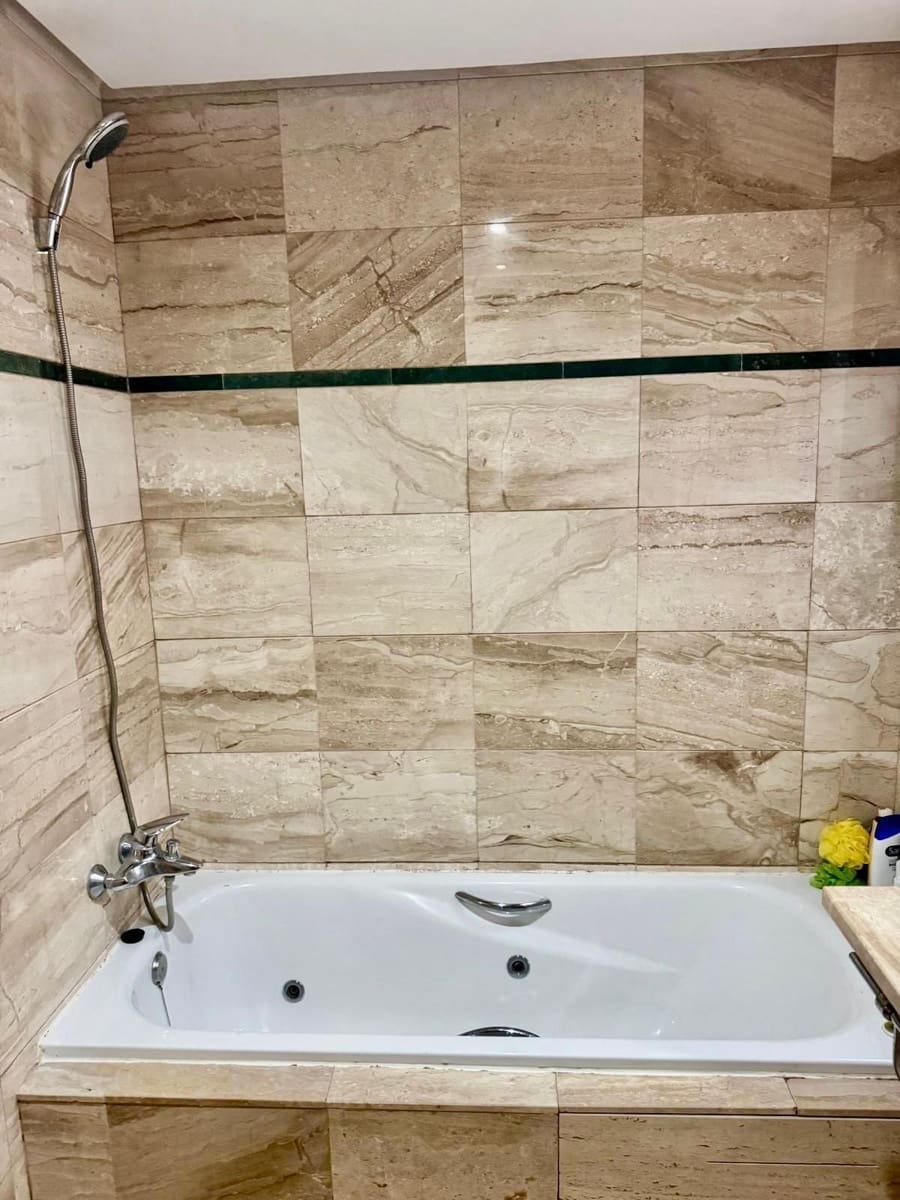 2 soverom Leilighet til salgs i Casares med svømmebasseng garasje - € 460 000 (Ref: 9726302)