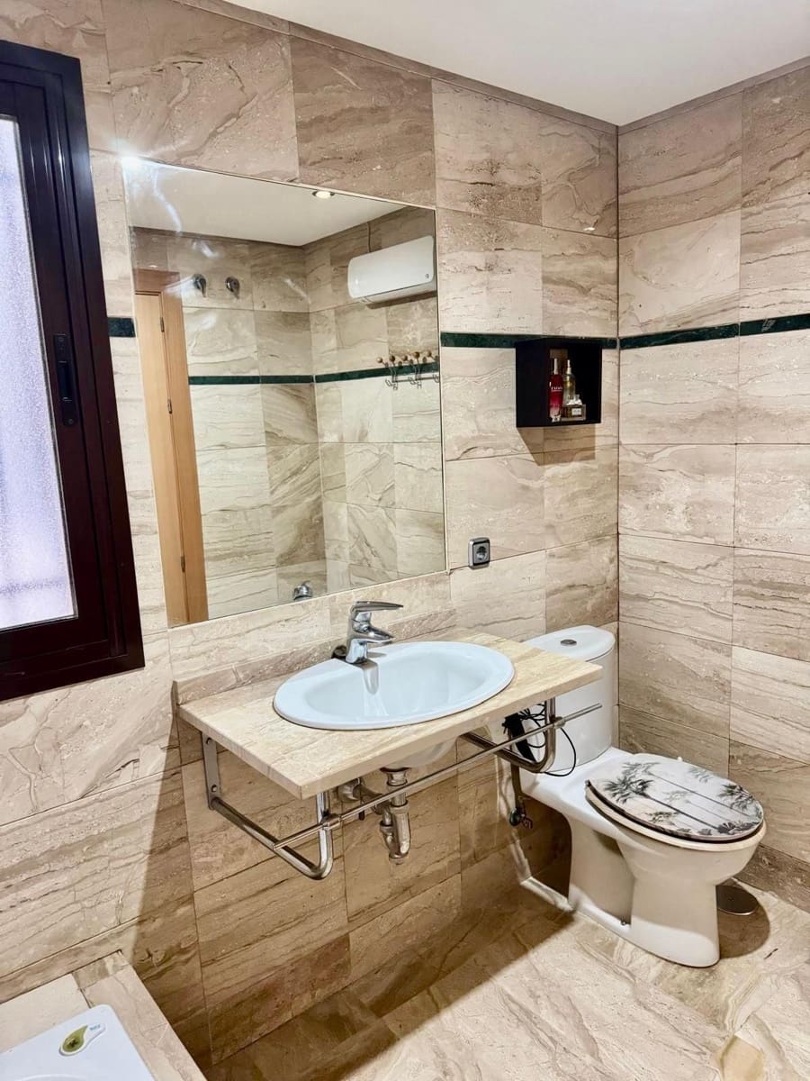 2 soverom Leilighet til salgs i Casares med svømmebasseng garasje - € 460 000 (Ref: 9726302)