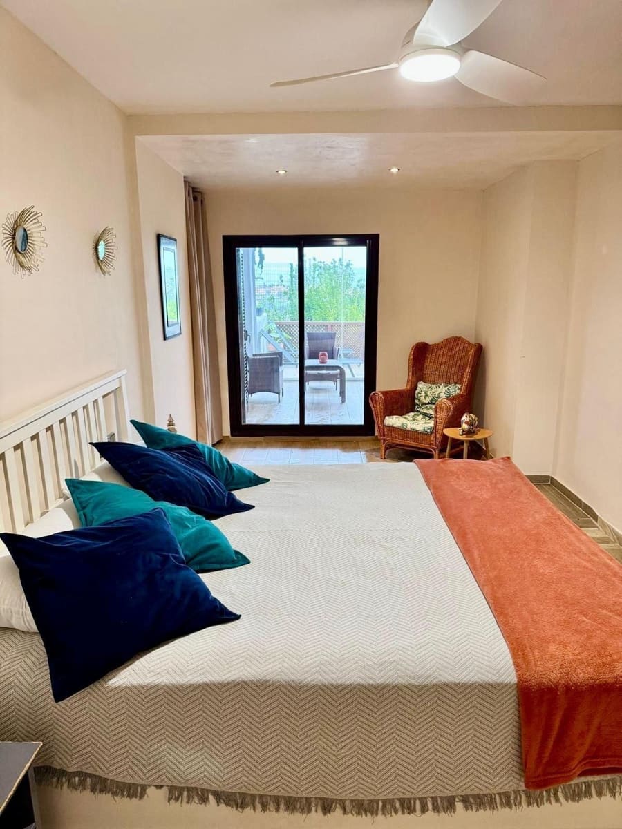 2 soverom Leilighet til salgs i Casares med svømmebasseng garasje - € 460 000 (Ref: 9726302)