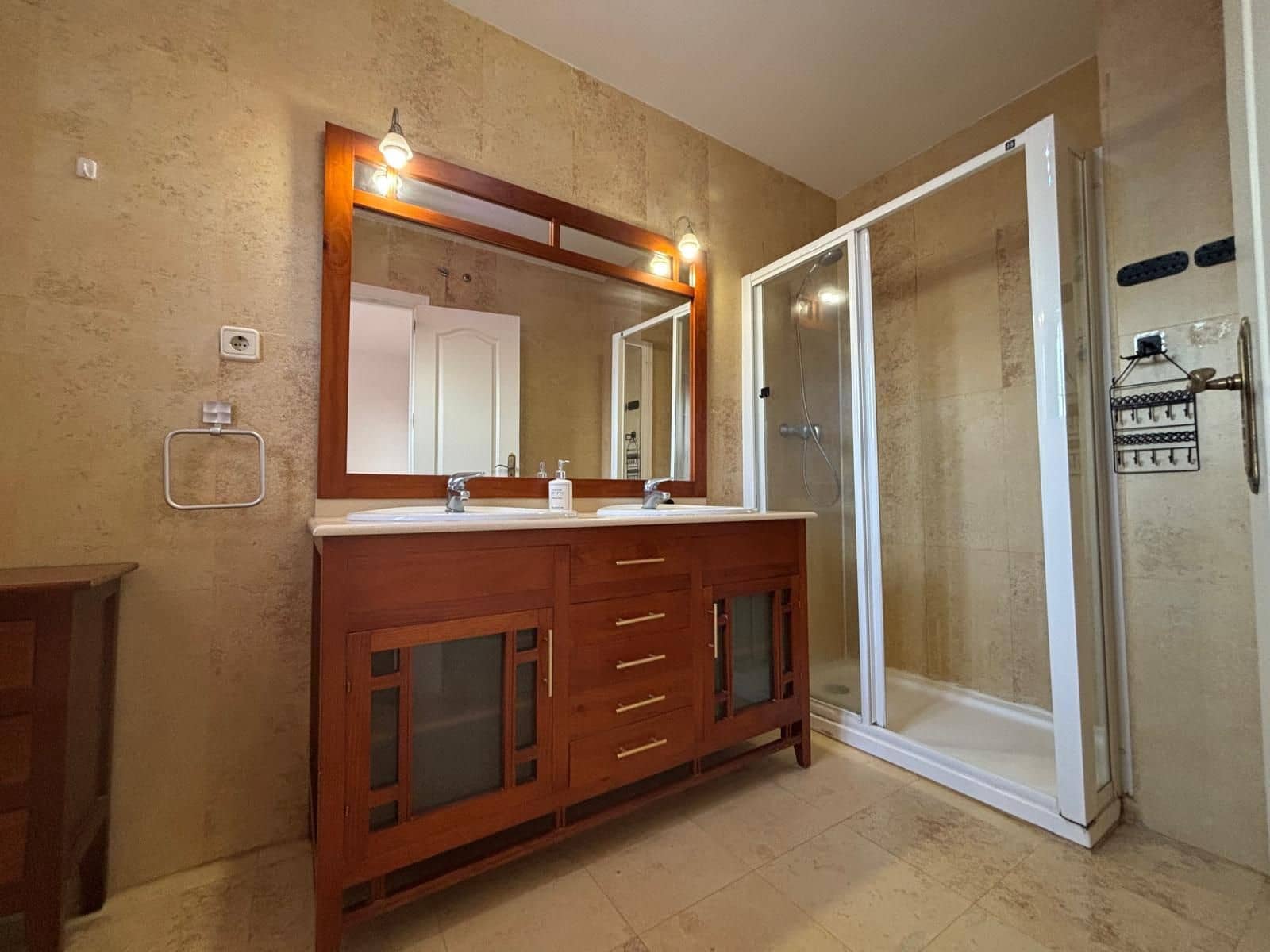 2 Zimmer Apartment zu verkaufen in La Duquesa / Puerto de la Duquesa mit Pool Garage - 269.000 € (Ref: 9755292)