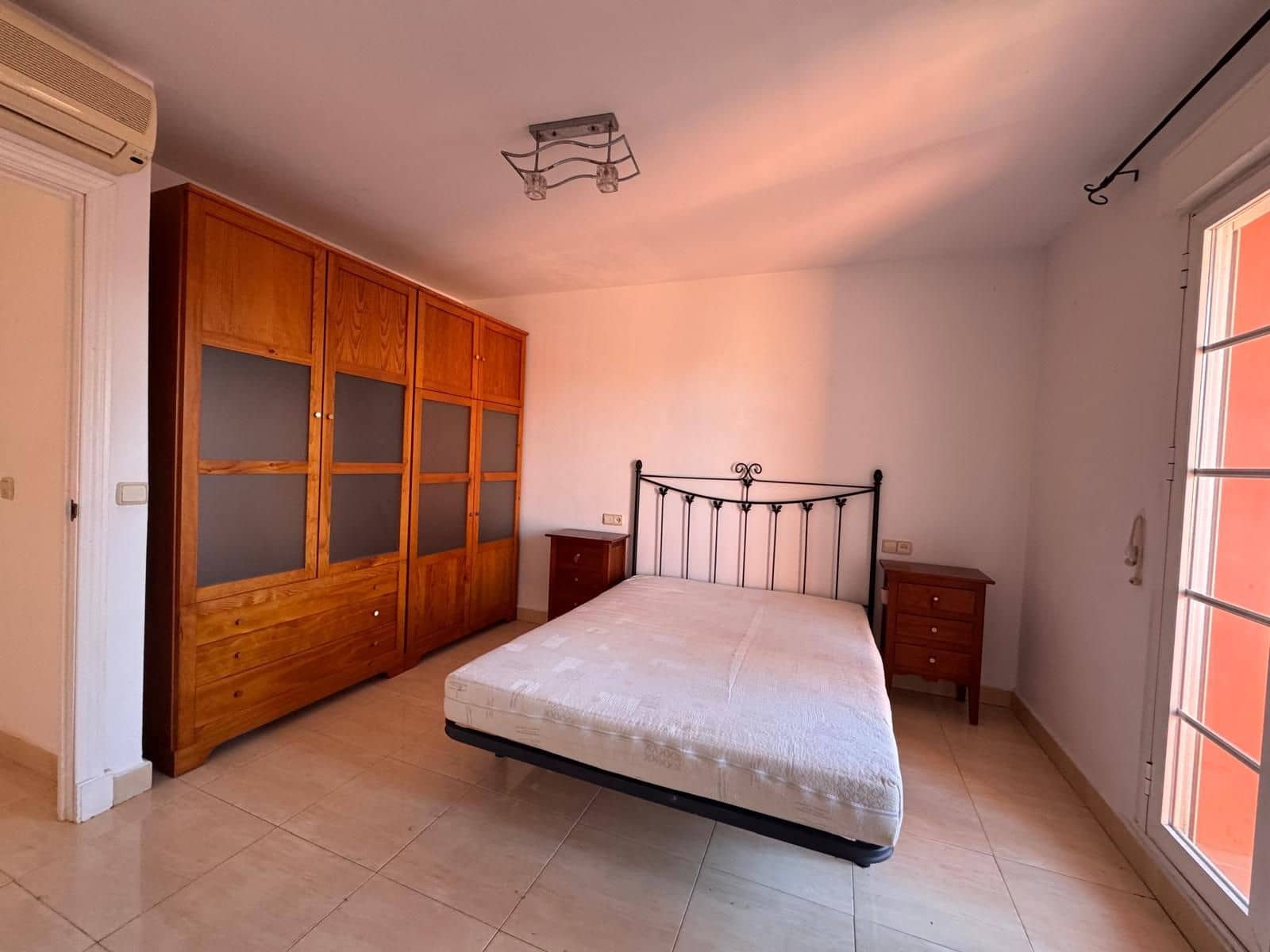 2 bedroom Apartment for sale in La Duquesa / Puerto de la Duquesa with pool garage - € 269,000 (Ref: 9755292)