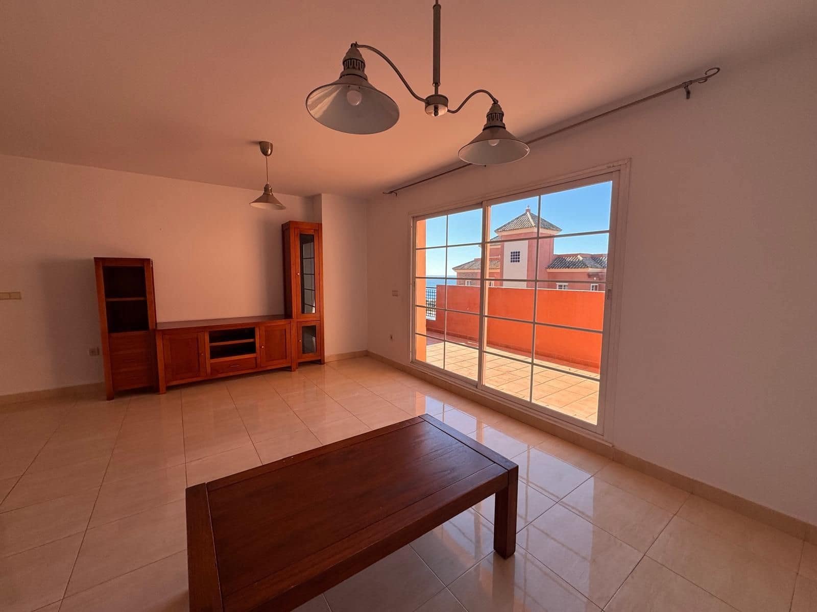 2 bedroom Apartment for sale in La Duquesa / Puerto de la Duquesa with pool garage - € 269,000 (Ref: 9755292)