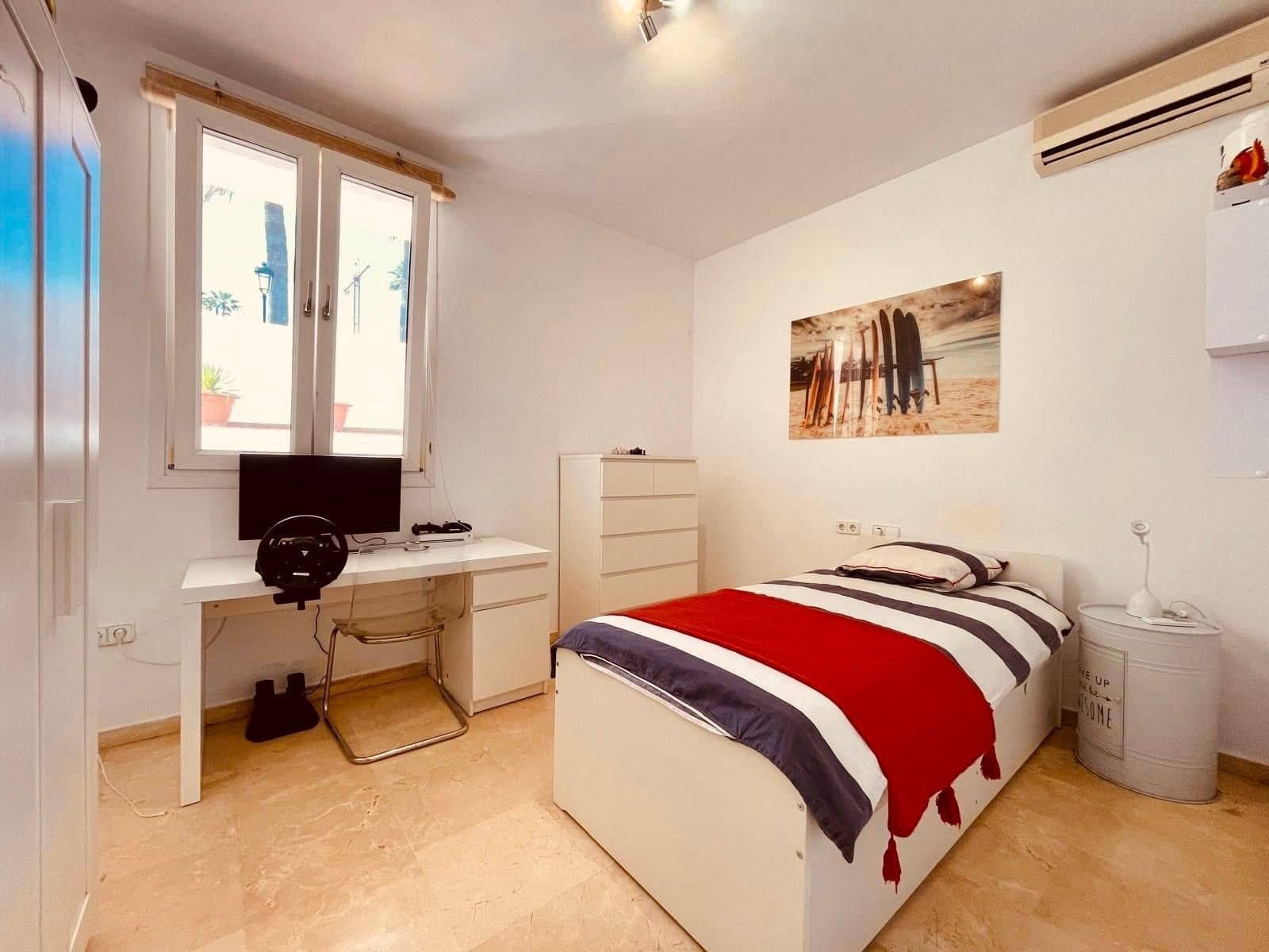 4 soveværelse Villa til salg i Manilva med swimmingpool - € 775.000 (Ref: 9761655)