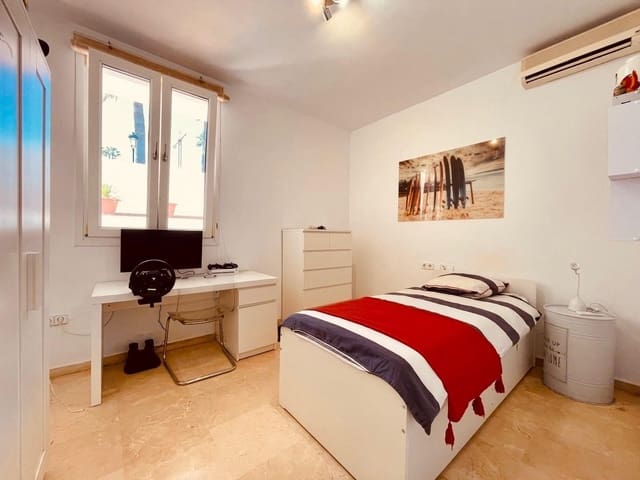 4 soveværelse Villa til salg i Manilva med swimmingpool - € 775.000 (Ref: 9761655)