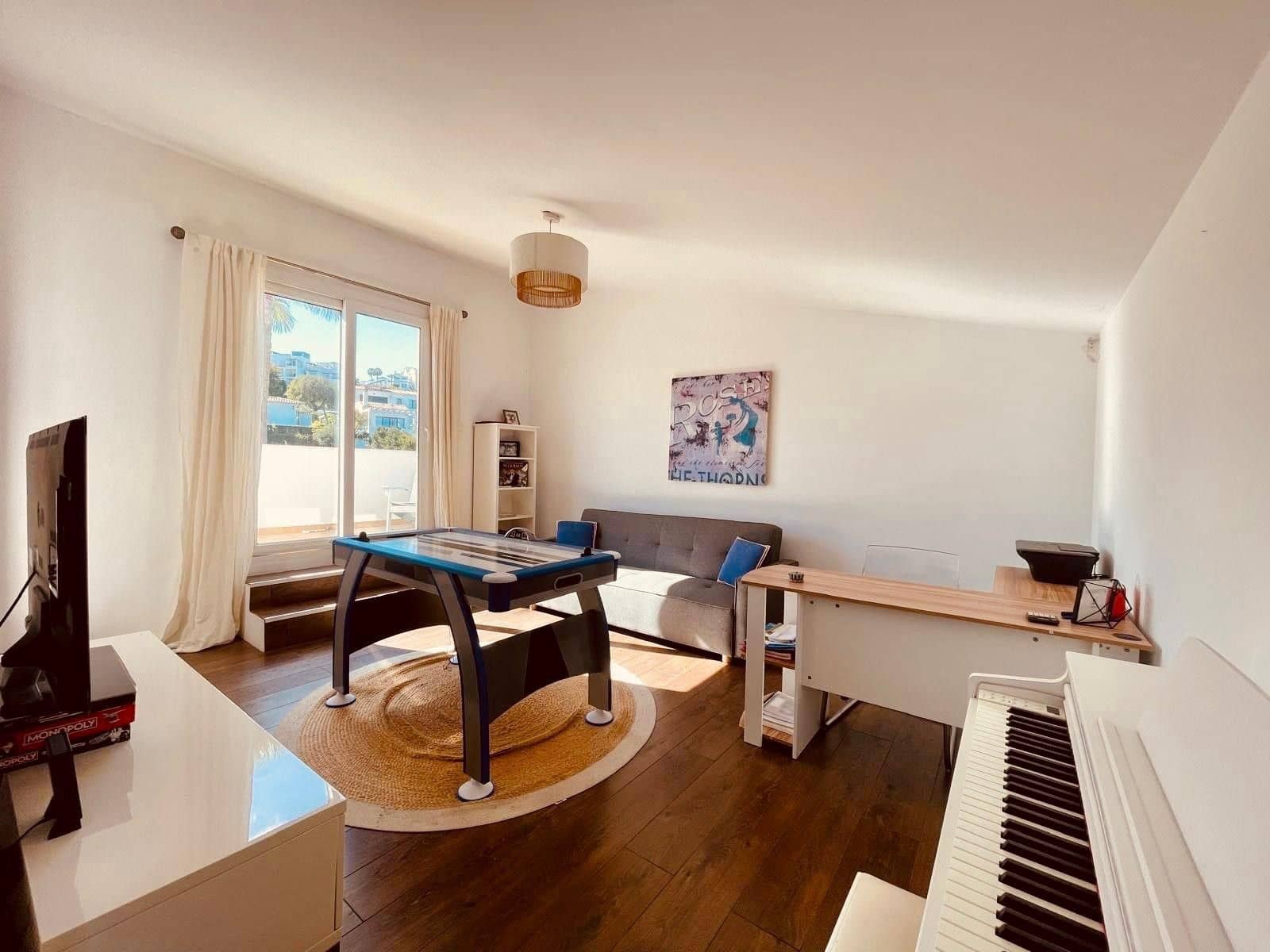 4 soveværelse Villa til salg i Manilva med swimmingpool - € 775.000 (Ref: 9761655)