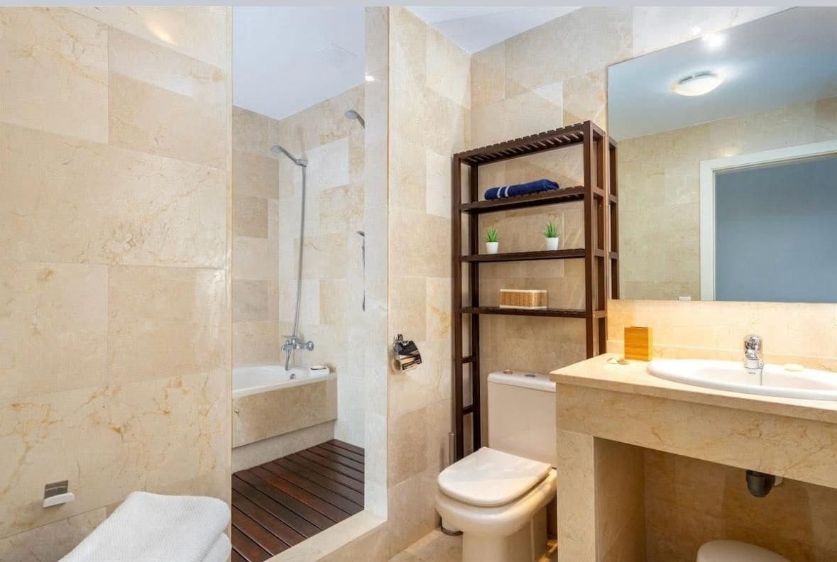 2 bedroom Apartment for sale in Manilva with pool garage - € 325,000 (Ref: 9821978)