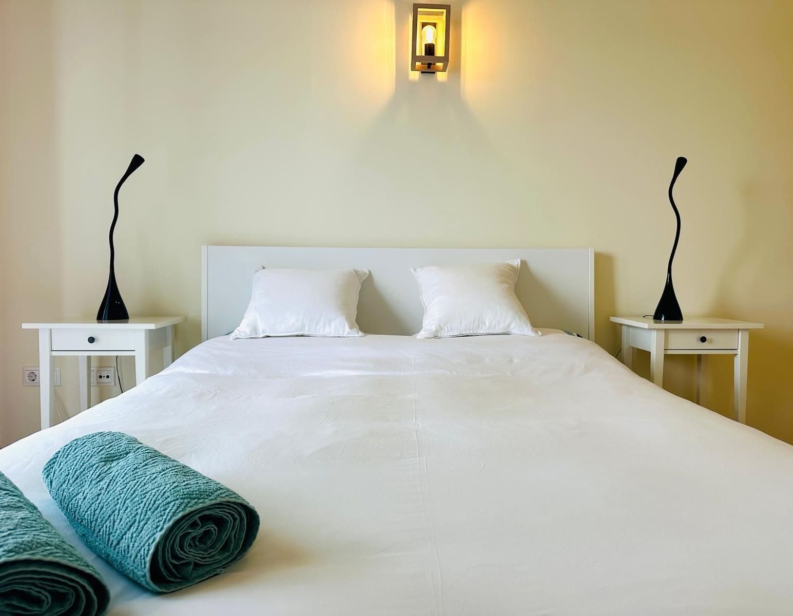 2 bedroom Apartment for sale in Manilva with pool garage - € 325,000 (Ref: 9821978)