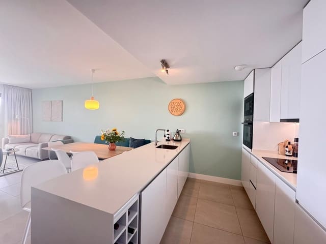 2 soverom Leilighet til salgs i Manilva med svømmebasseng garasje - € 495 000 (Ref: 9838863)