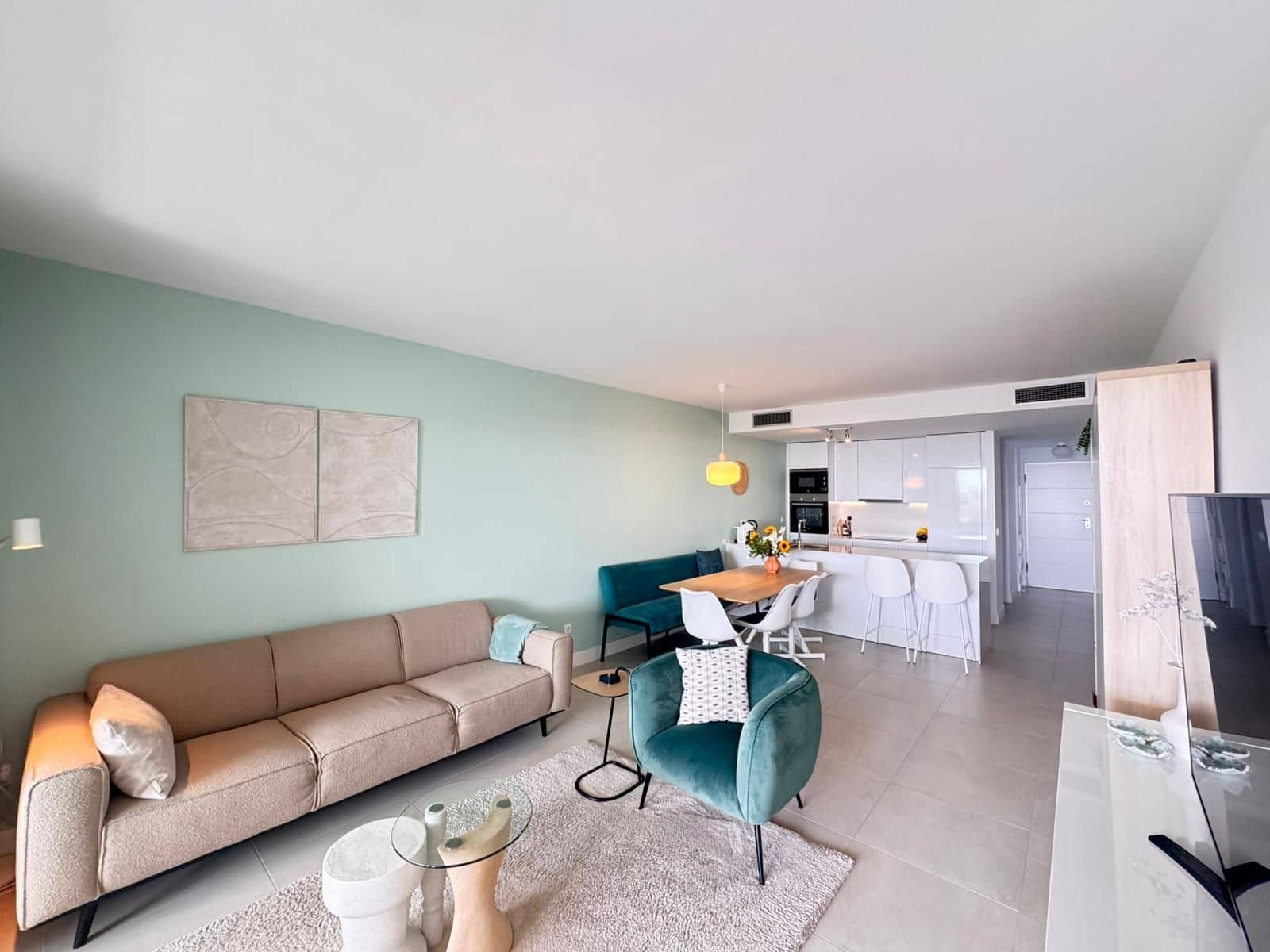 2 soverom Leilighet til salgs i Manilva med svømmebasseng garasje - € 495 000 (Ref: 9838863)