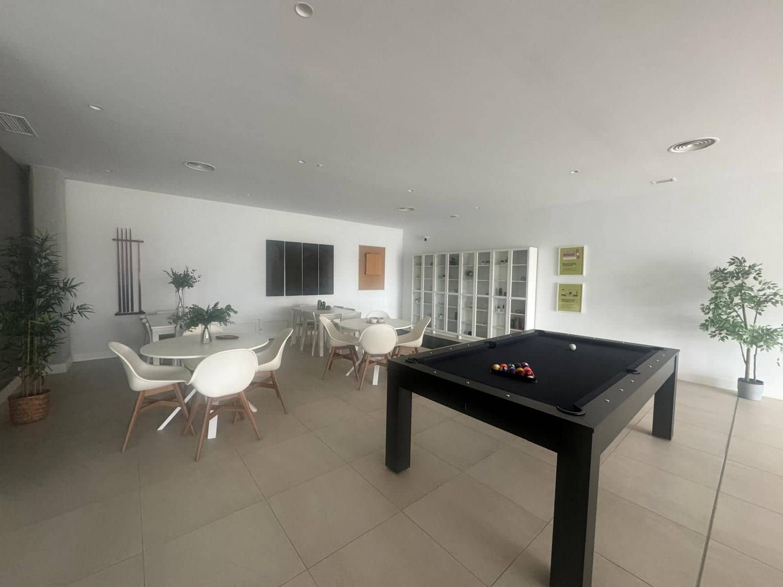 2 soverom Leilighet til salgs i Manilva med svømmebasseng garasje - € 495 000 (Ref: 9838863)