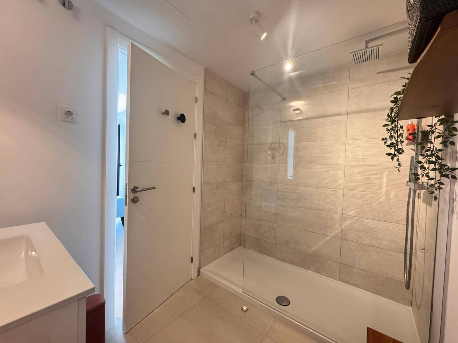 2 soverom Leilighet til salgs i Manilva med svømmebasseng garasje - € 495 000 (Ref: 9838863)