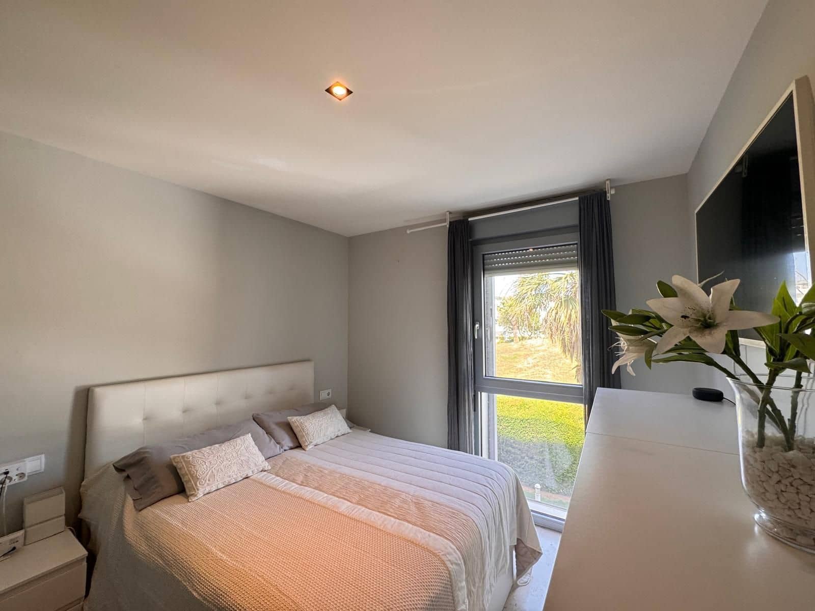 Apartamento de 3 habitaciones en Manilva en venta con piscina garaje - 345.000 € (Ref: 9898684)