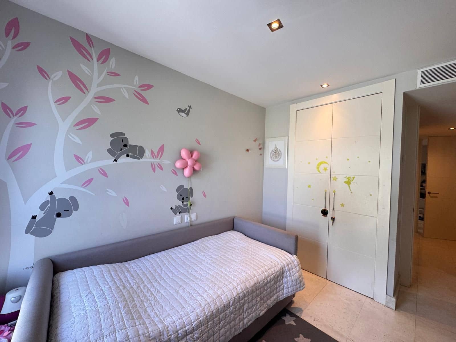 Apartamento de 3 habitaciones en Manilva en venta con piscina garaje - 345.000 € (Ref: 9898684)