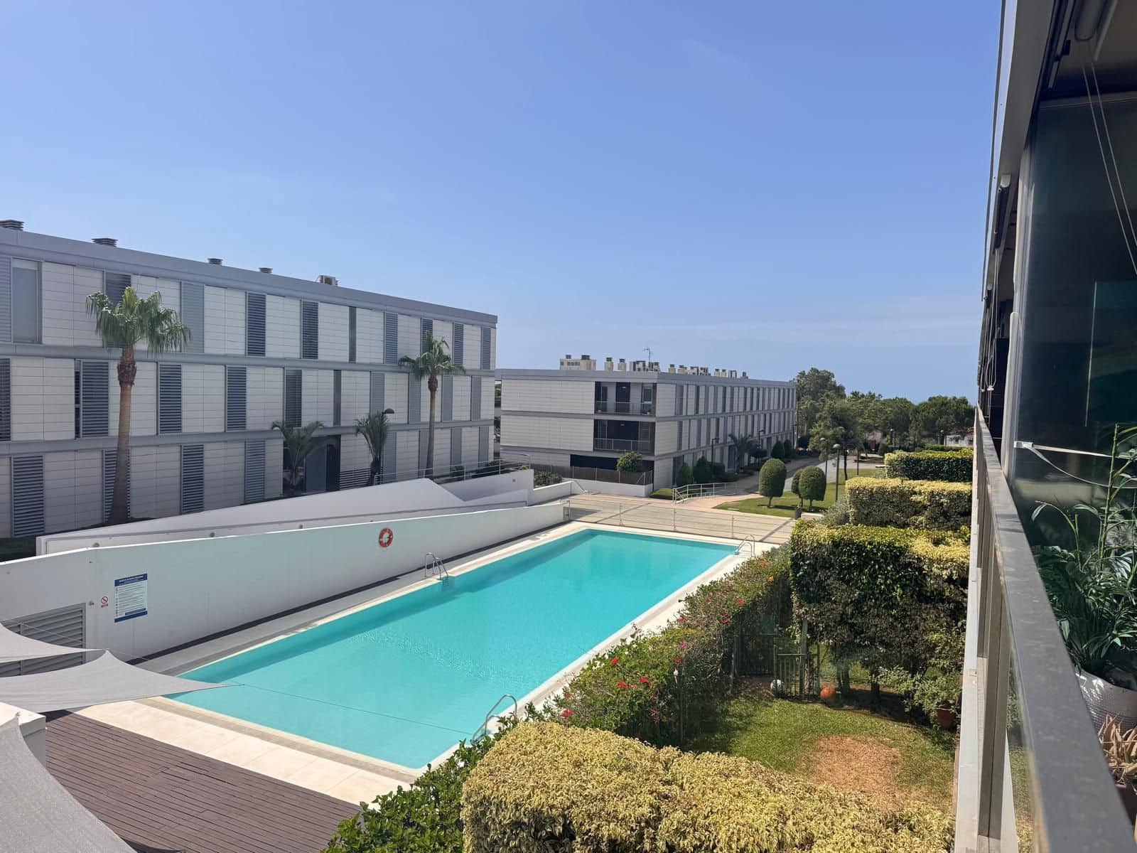 Apartamento de 3 habitaciones en Manilva en venta con piscina garaje - 345.000 € (Ref: 9898684)