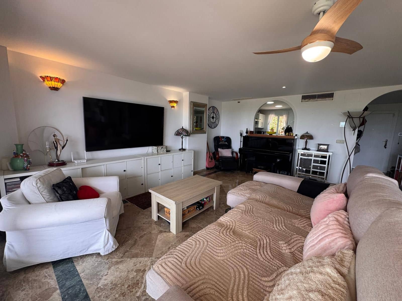 3 chambre Villa/Maison Semi-Mitoyenne à vendre à Estepona avec piscine garage - 595 000 € (Ref: 9926713)