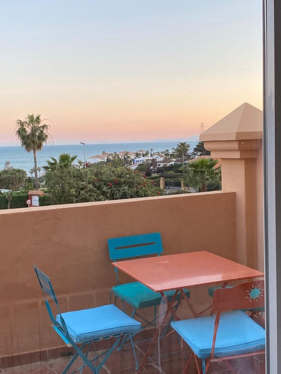 3 chambre Villa/Maison Semi-Mitoyenne à vendre à Estepona avec piscine garage - 595 000 € (Ref: 9926713)