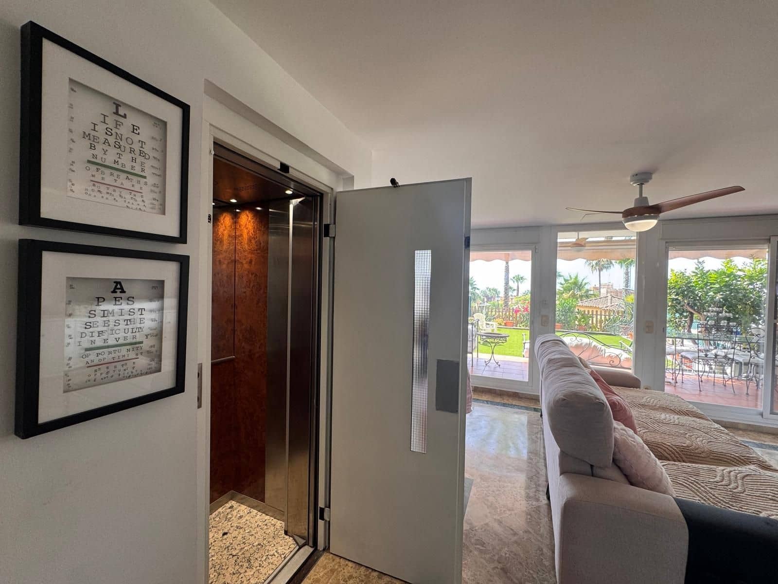 3 chambre Villa/Maison Semi-Mitoyenne à vendre à Estepona avec piscine garage - 595 000 € (Ref: 9926713)