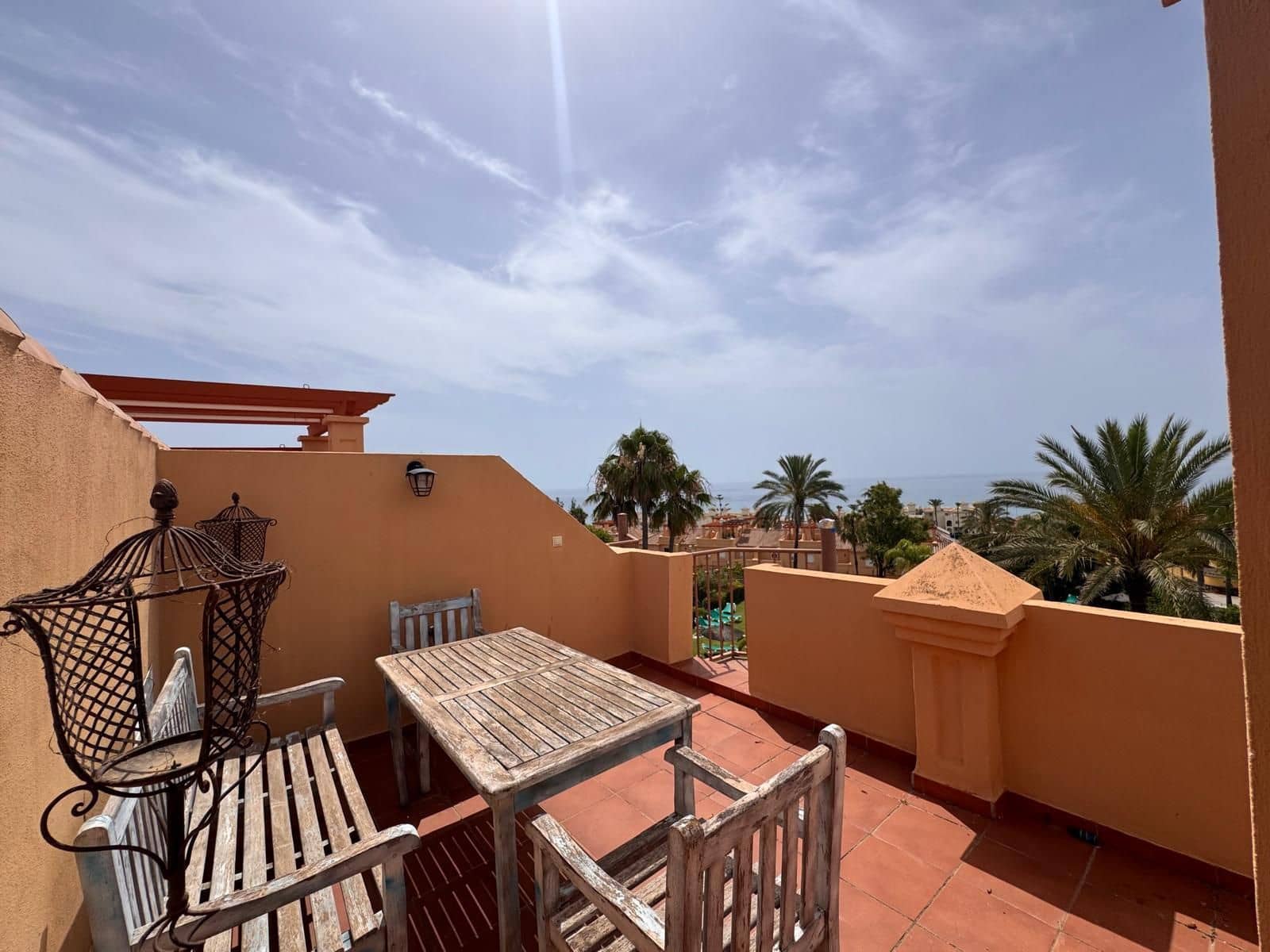3 chambre Villa/Maison Semi-Mitoyenne à vendre à Estepona avec piscine garage - 595 000 € (Ref: 9926713)