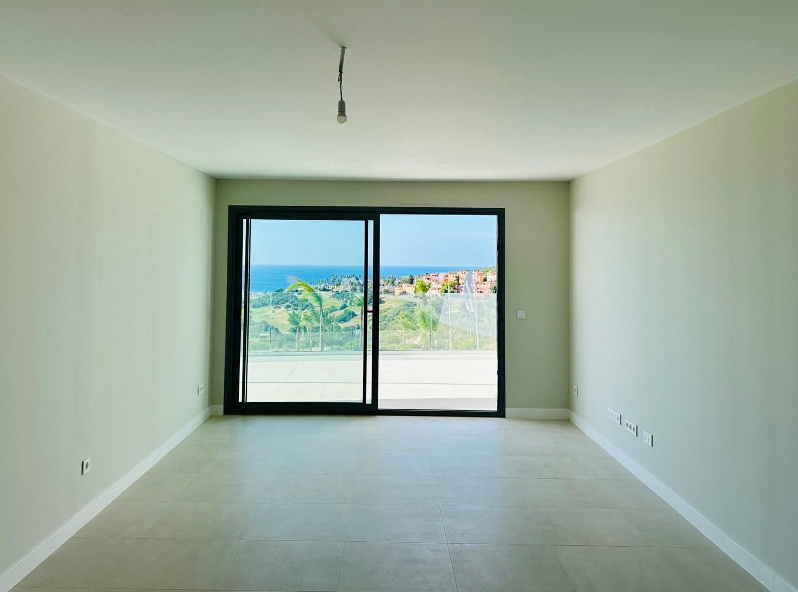 3 bedroom Apartment for sale in Manilva with pool garage - € 600,000 (Ref: 9932773)