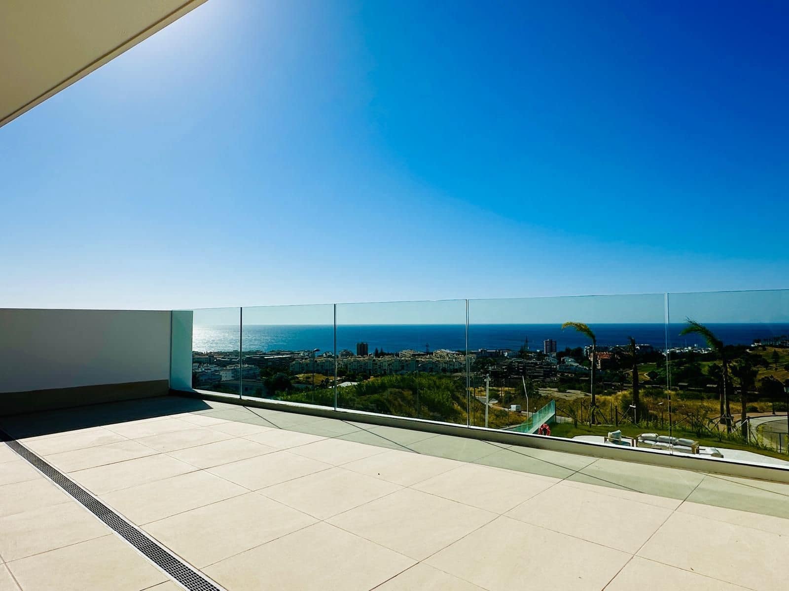3 bedroom Apartment for sale in Manilva with pool garage - € 600,000 (Ref: 9932773)