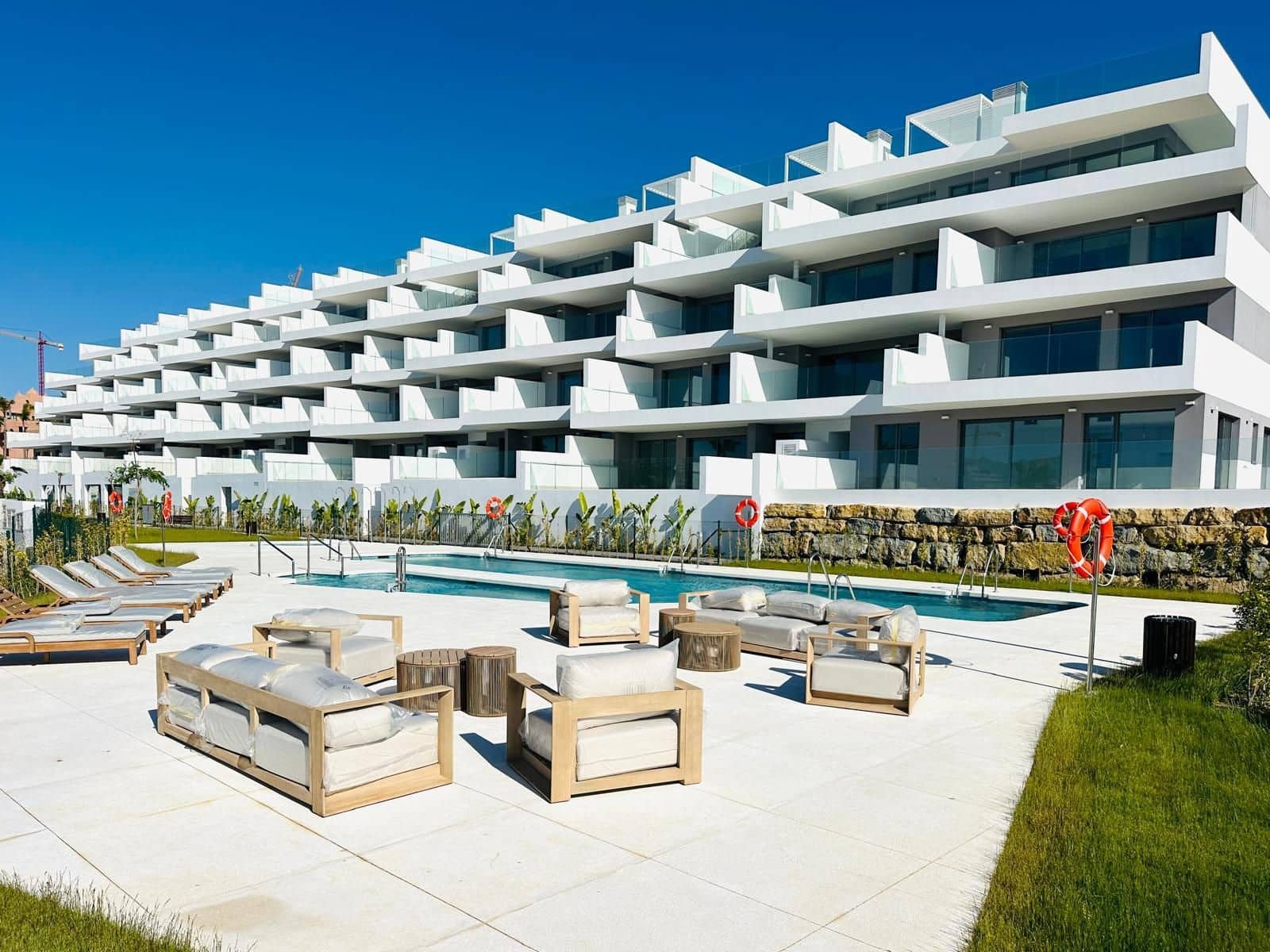 3 bedroom Apartment for sale in Manilva with pool garage - € 600,000 (Ref: 9932773)