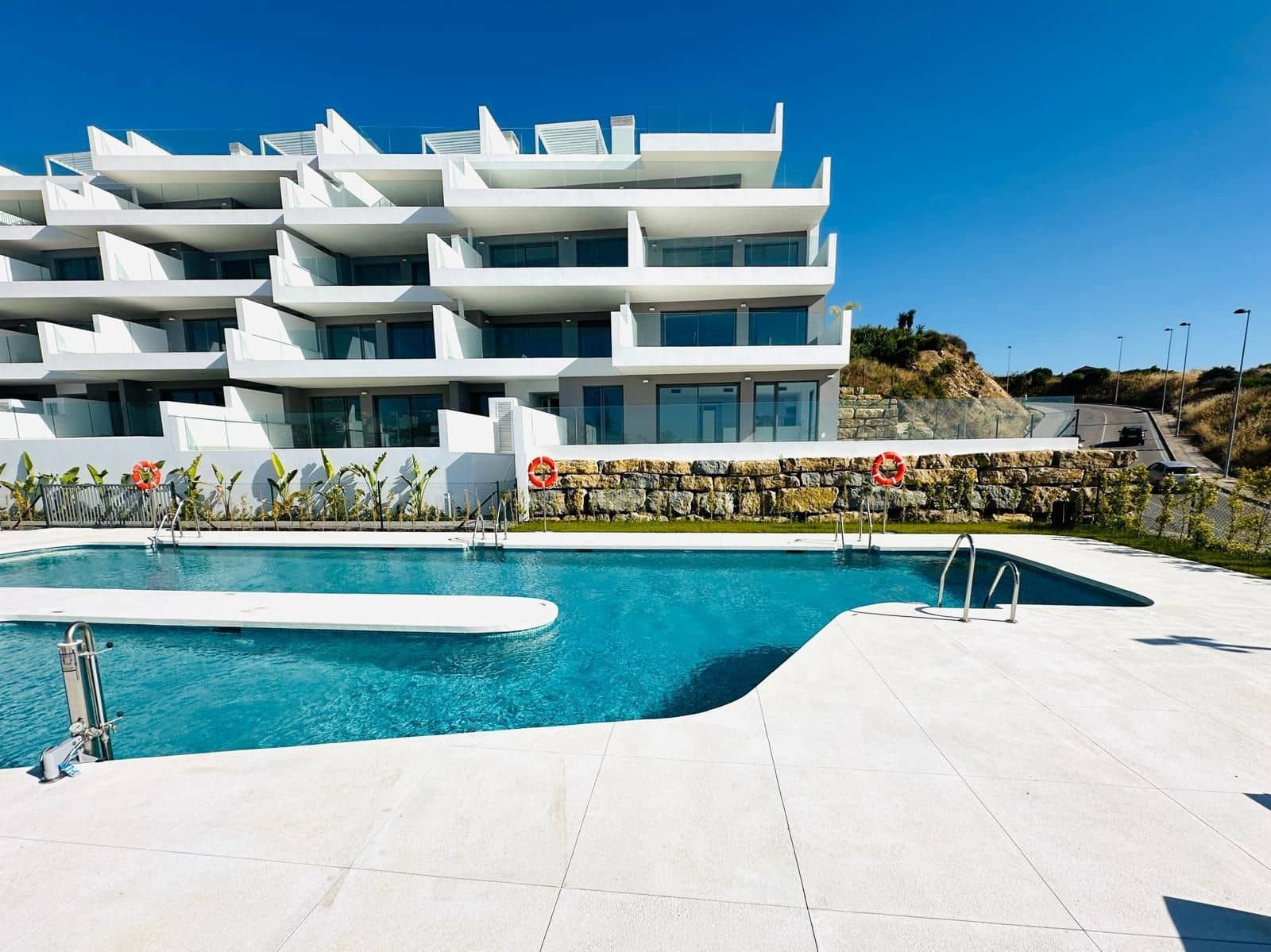 3 bedroom Apartment for sale in Manilva with pool garage - € 600,000 (Ref: 9932773)