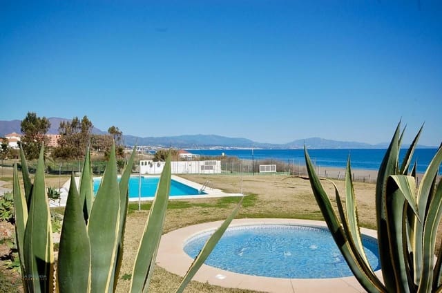 Pareado de 2 habitaciones en Manilva en venta con piscina garaje - 315.000 € (Ref: 9978126)