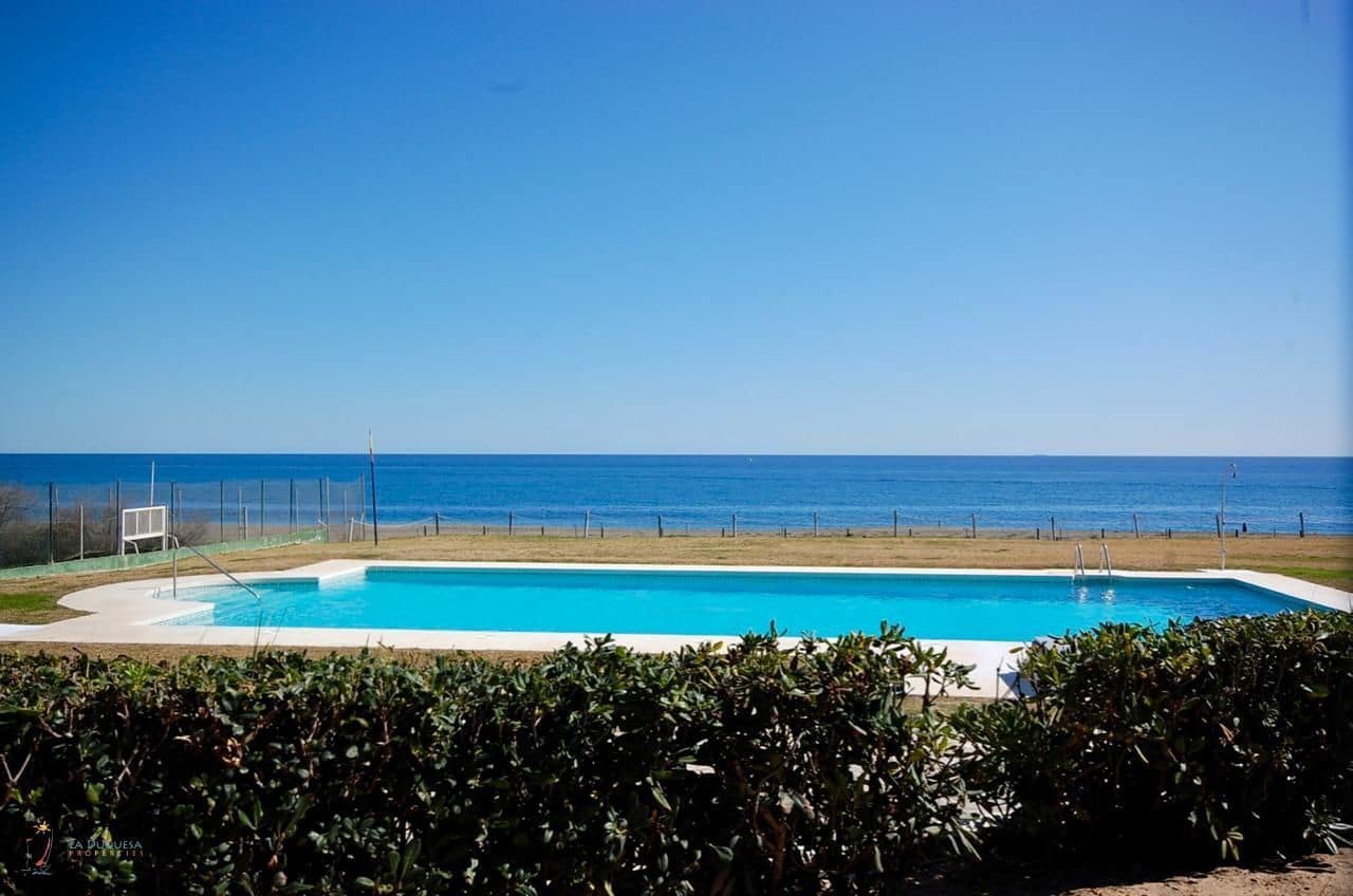 2 bedroom Semi-detached Villa for sale in Manilva with pool garage - € 315,000 (Ref: 9978126)