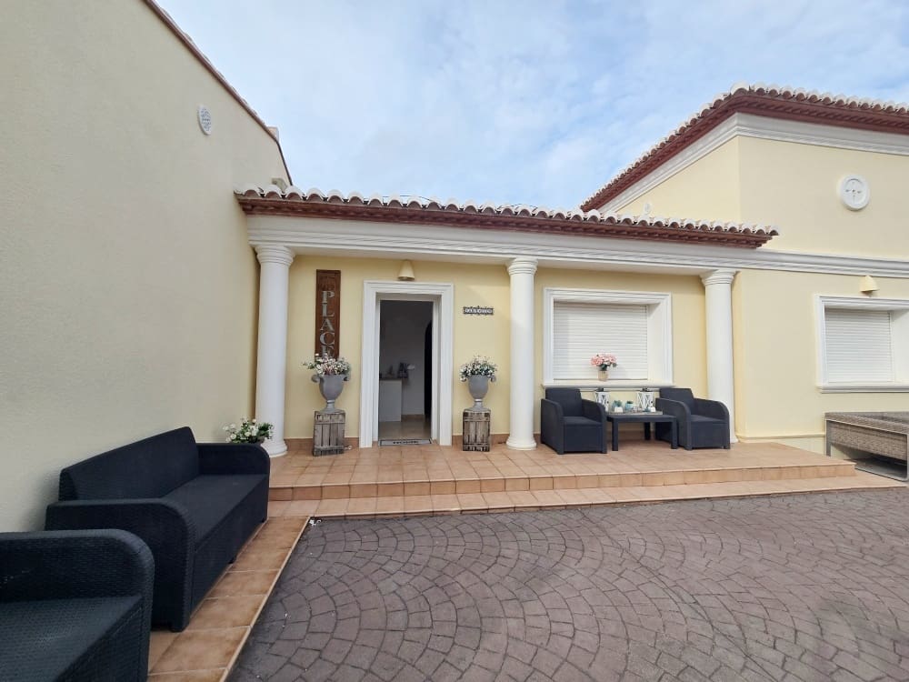 Chalet de 3 habitaciones en Moraira en alquiler con piscina garaje - 2.500 € (Ref: 10174277)