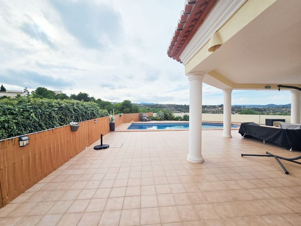 Chalet de 3 habitaciones en Moraira en alquiler con piscina garaje - 2.500 € (Ref: 10174277)