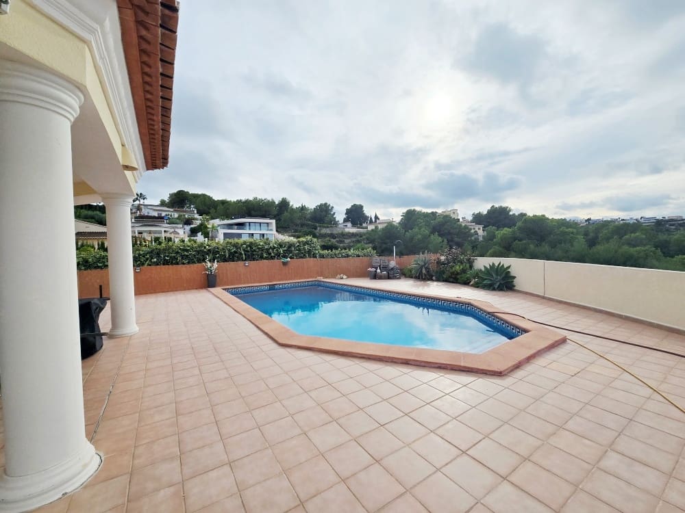 Chalet de 3 habitaciones en Moraira en alquiler con piscina garaje - 2.500 € (Ref: 10174277)