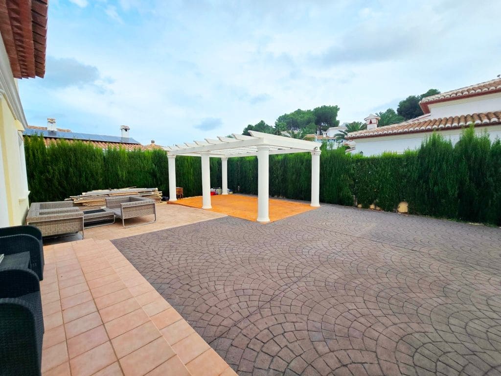 Chalet de 3 habitaciones en Moraira en alquiler con piscina garaje - 2.500 € (Ref: 10174277)