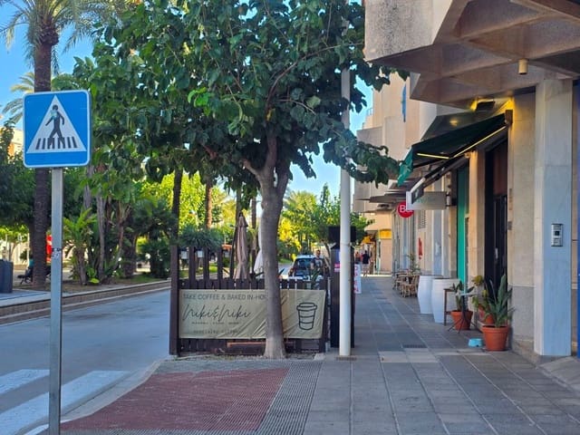 Restaurant/Bar til salg i Moraira, Teulada-Moraira - € 120.000 (Ref: 10174281)