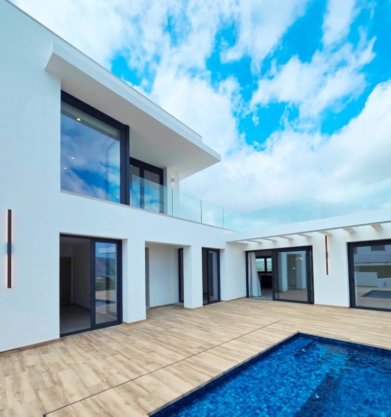 3 slaapkamer Villa te koop in Teulada met zwembad garage - € 2.250.000 (Ref: 10174285)