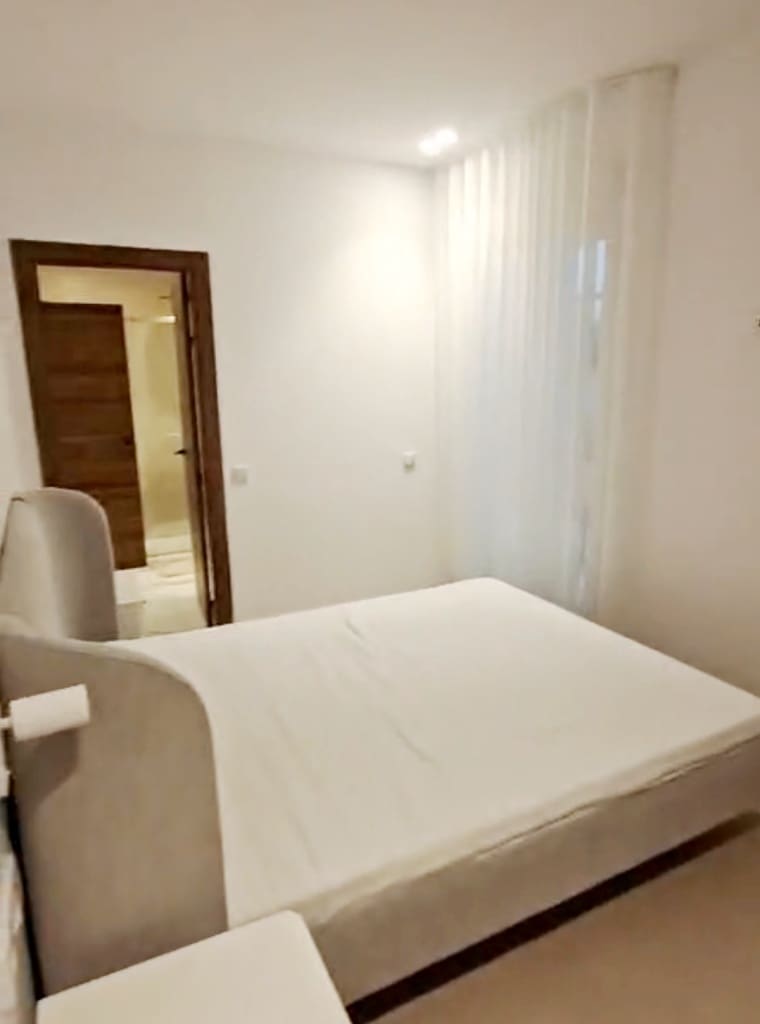 3 soveværelse Lejlighed til leje i Valencia by - € 2.400 (Ref: 9827281)