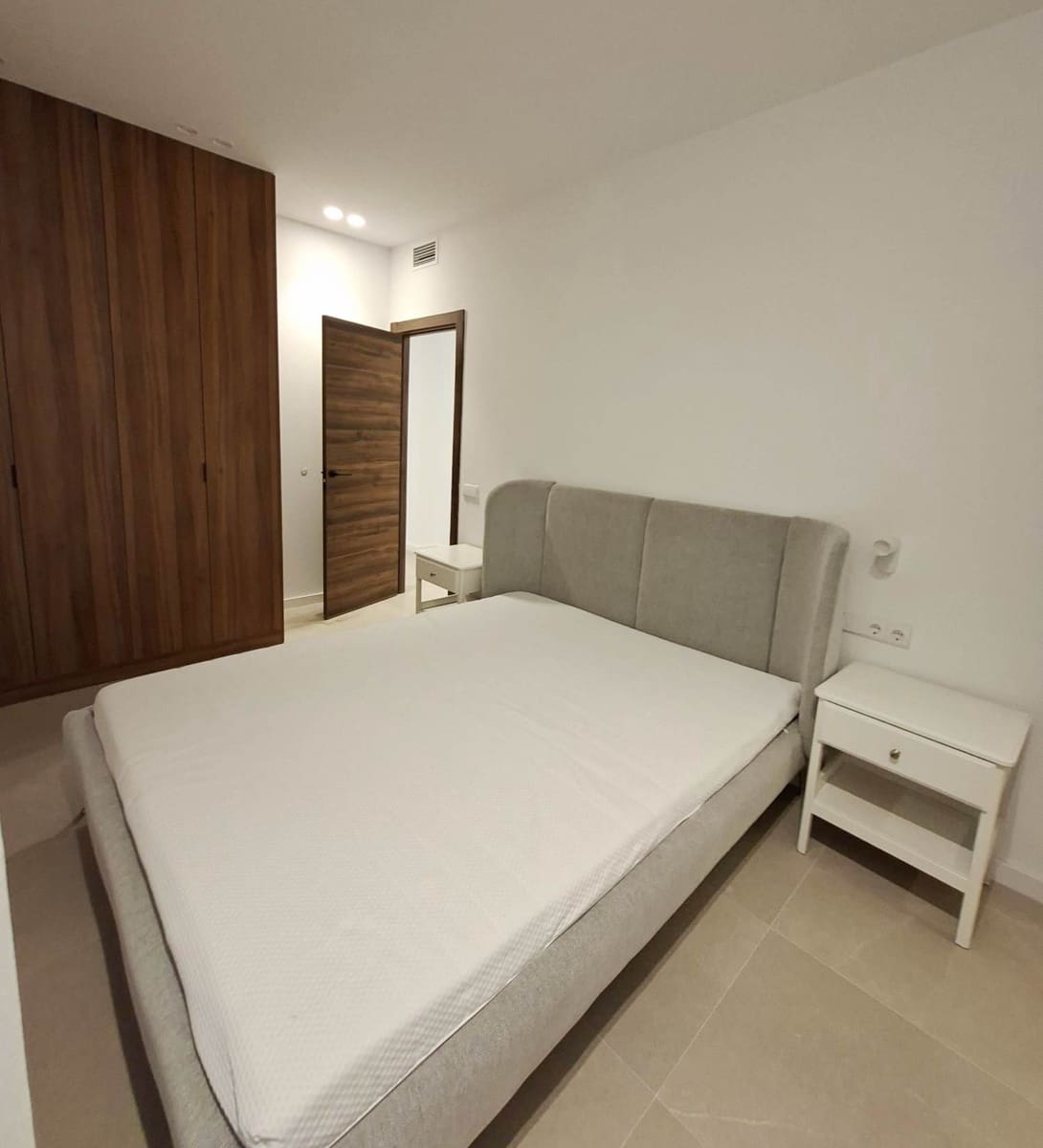 3 soveværelse Lejlighed til leje i Valencia by - € 2.400 (Ref: 9827281)