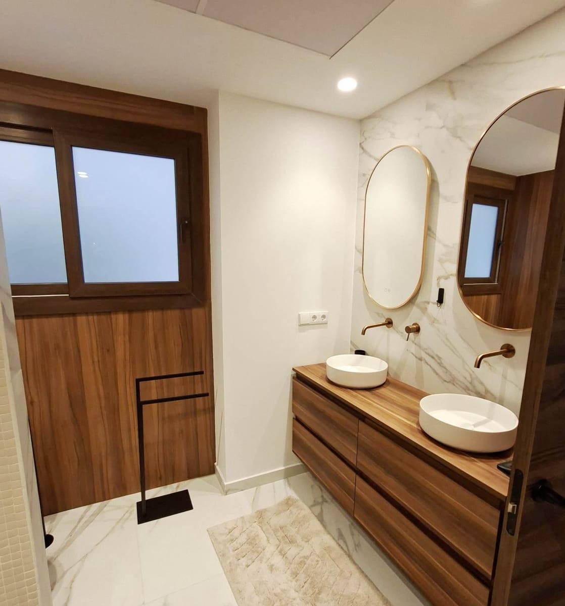 3 soveværelse Lejlighed til leje i Valencia by - € 2.400 (Ref: 9827281)