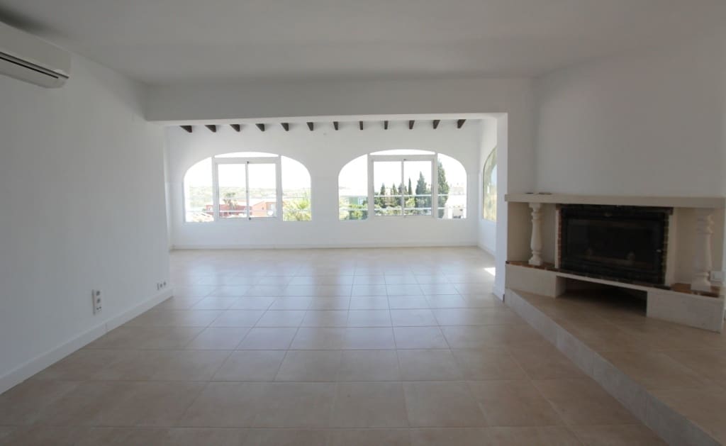 5 chambre Villa/Maison à vendre à Benitachell / Benitatxell avec piscine garage - 690 000 € (Ref: 9827286)