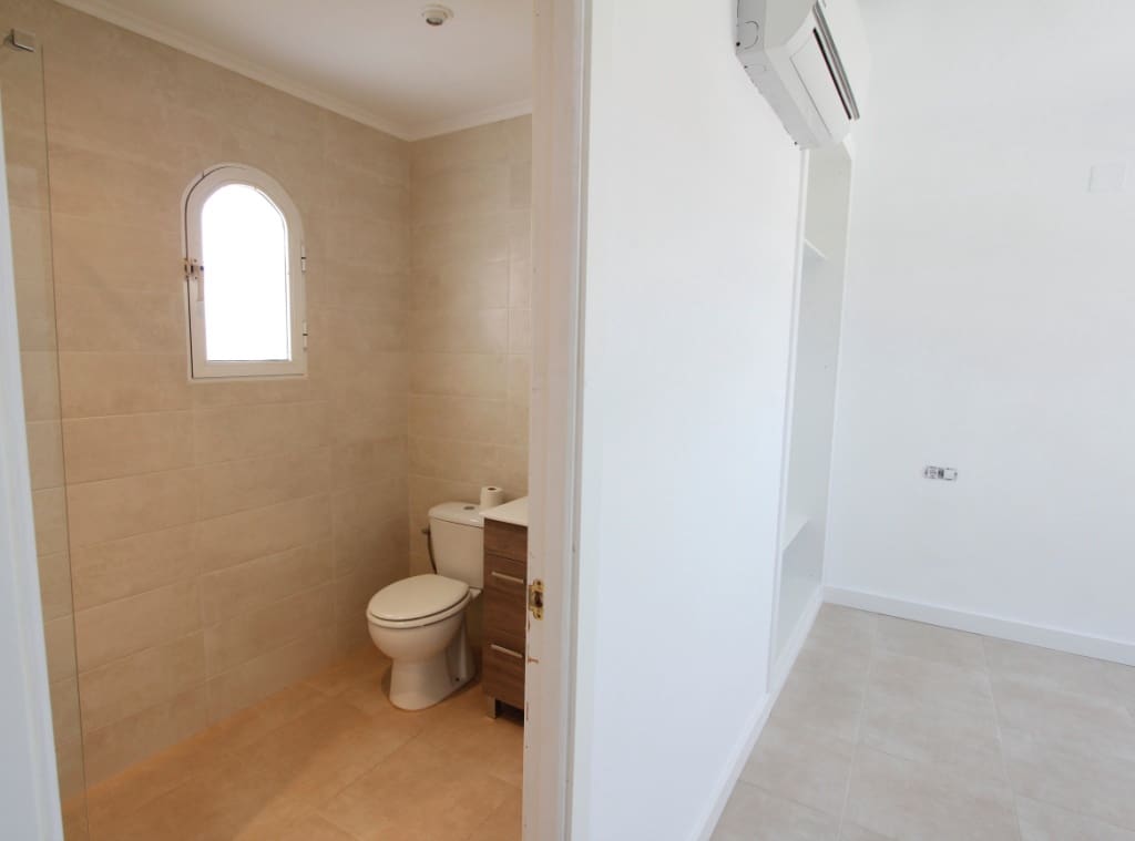 5 chambre Villa/Maison à vendre à Benitachell / Benitatxell avec piscine garage - 690 000 € (Ref: 9827286)