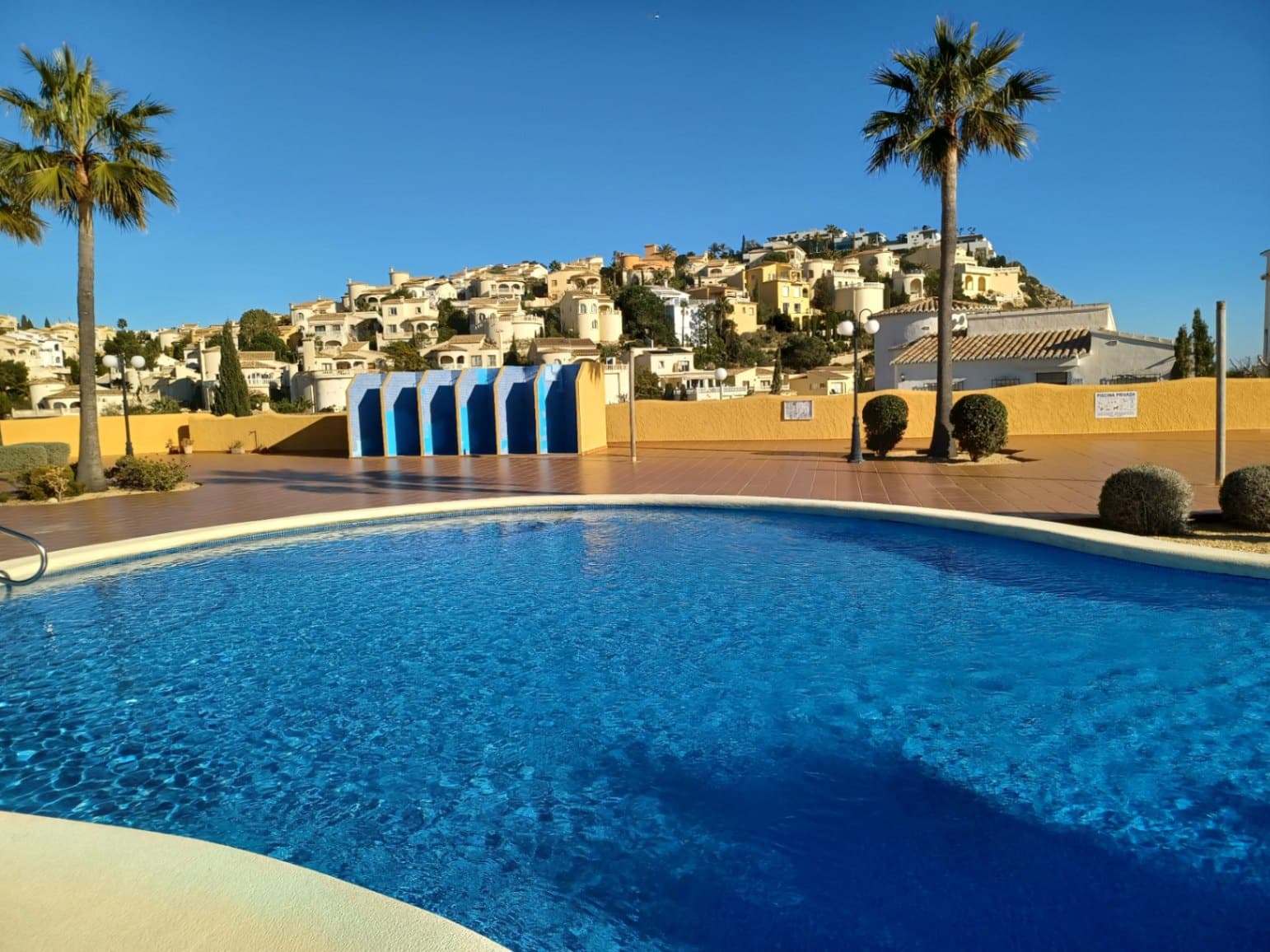 3 soveværelse Lejlighed til leje i Benitachell / Benitatxell med swimmingpool garage - € 1.000 (Ref: 9827287)